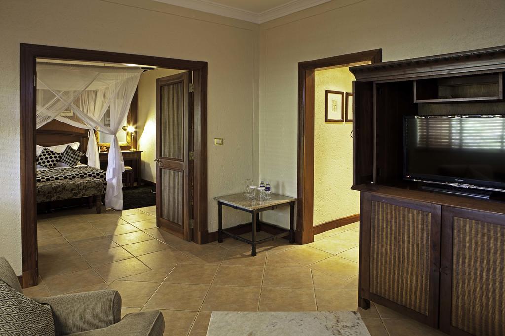 The Kingdom At Victoria Falls Exterior photo